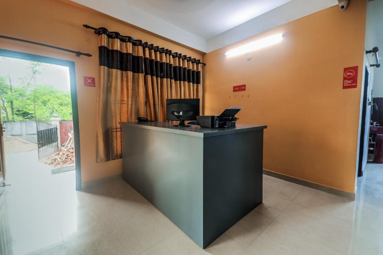 Oyo 13927 Green View Guest House Dispur Exterior foto